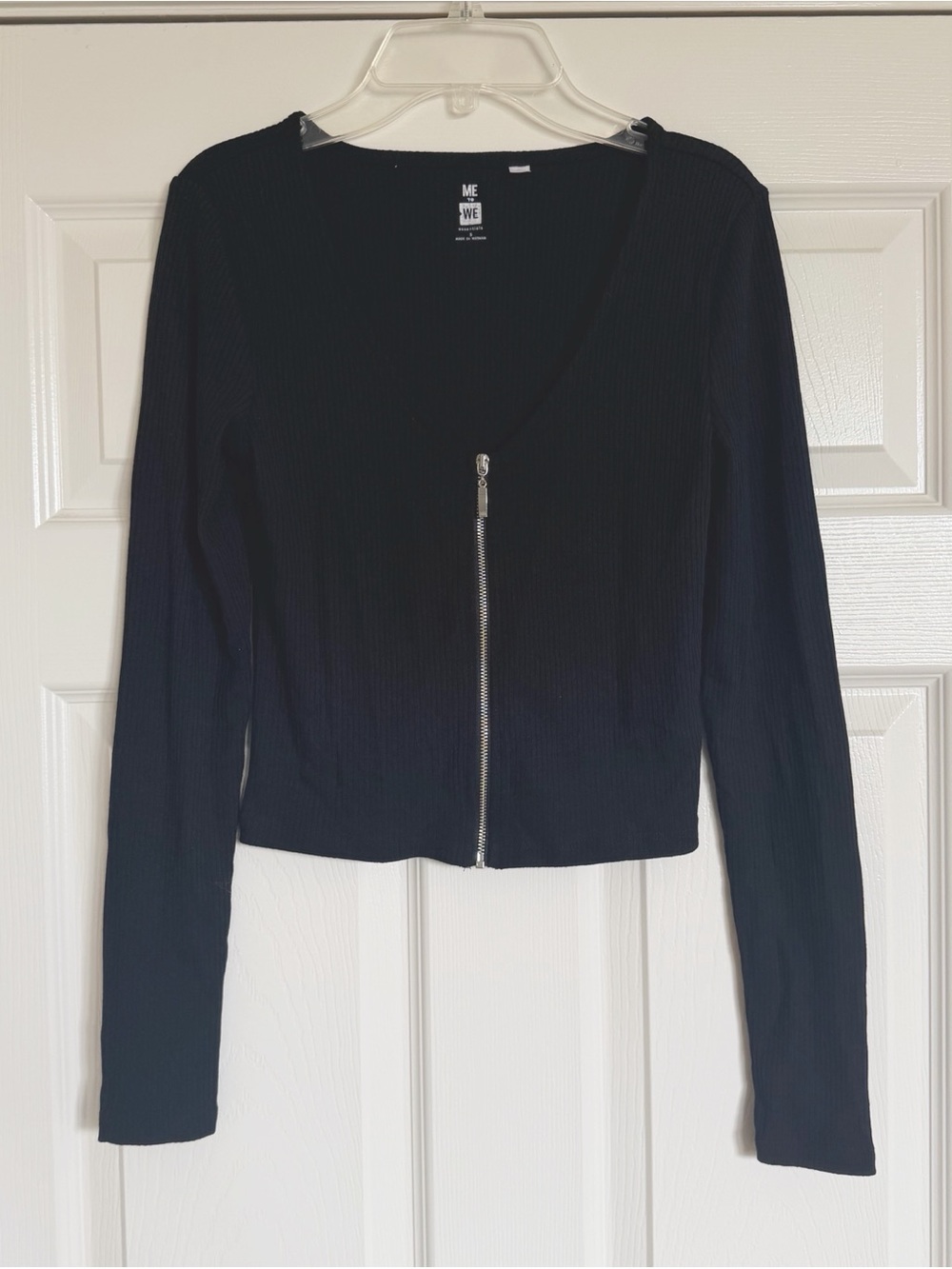 Me to We Essentials Ribbed Full-Zip Cropped Top in black